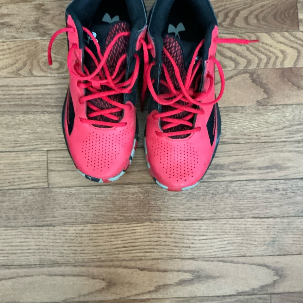 Men’s Under Armour Lockdown 5 Basketball Shoes size 9